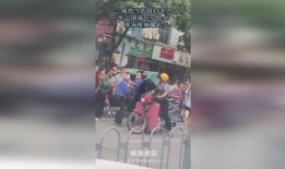 最新吃瓜爆料打架视频大全,打架视频大全盘点，一网打尽街头冲突瞬间